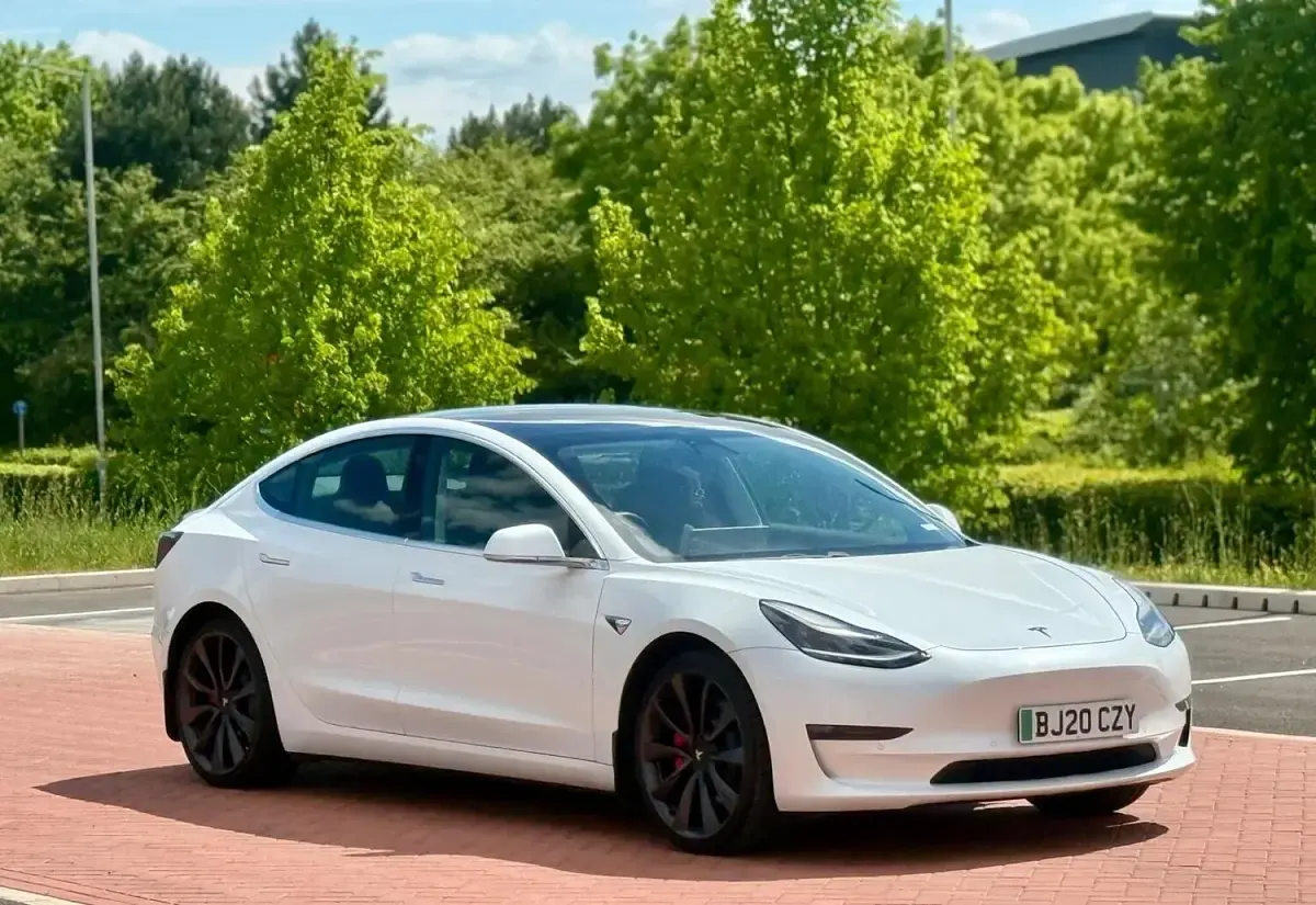 Used Tesla Model 3 Performance 82 kW (112 HP) 2020 White Sedan