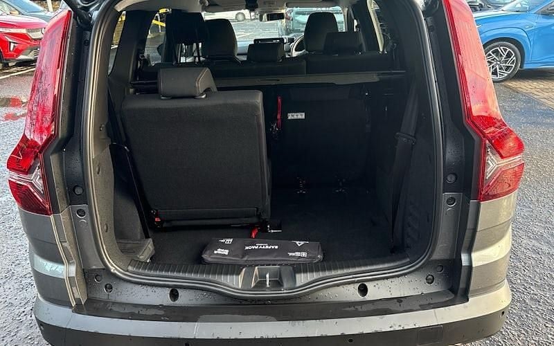 Used Dacia Jogger Extreme 141 HP (103 kW) 2025 MPV