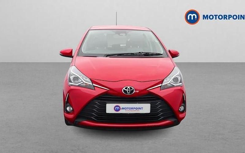 Used Toyota Yaris 111 HP (81 kW) 2019 Red Hatchback