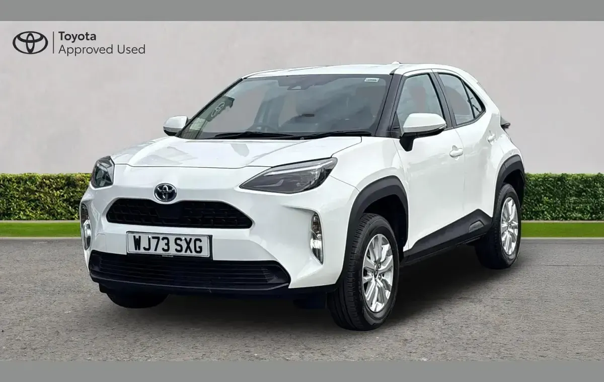 Usado Toyota Yaris Cross 113 HP (83 kW) 2023 Branco SUV