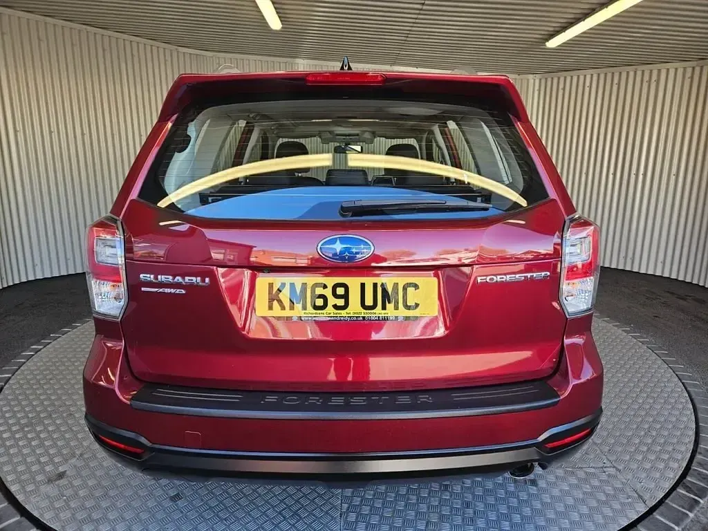 Usado Subaru Forester Premium 150 HP (110 kW) 2019 Vermelho SUV