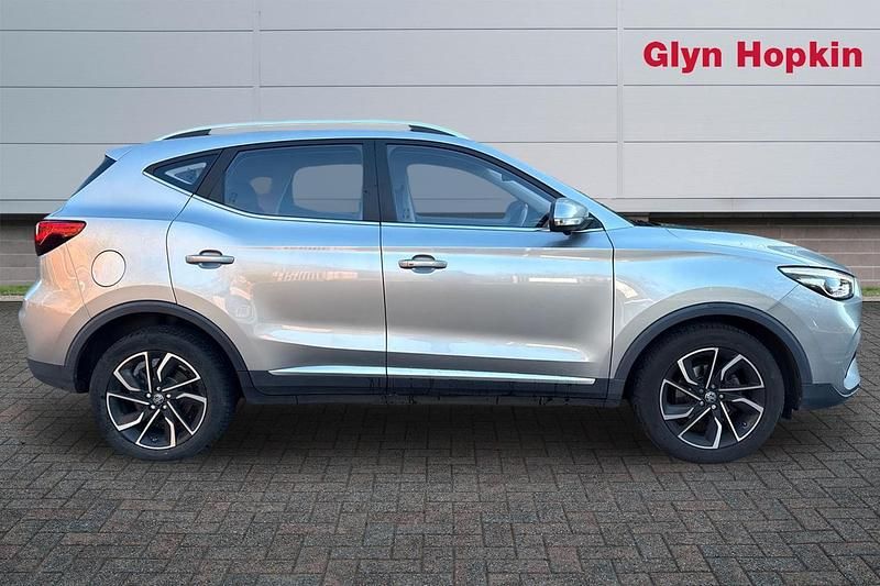 Used MG ZS Exclusive 111 HP (81 kW) 2022 Silver Hatchback