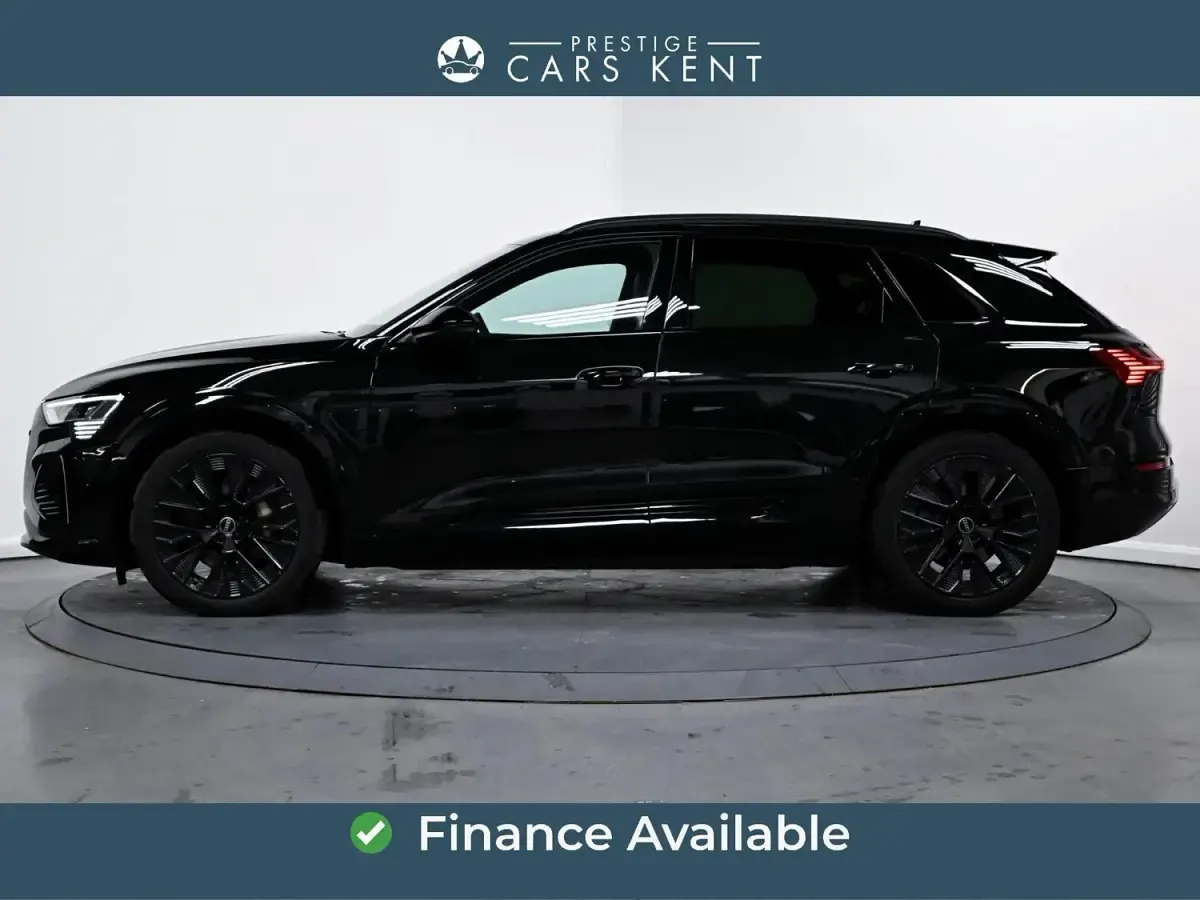 Usado Audi e-tron Black Edition 11 kW (15 HP) 2023 Preto SUV