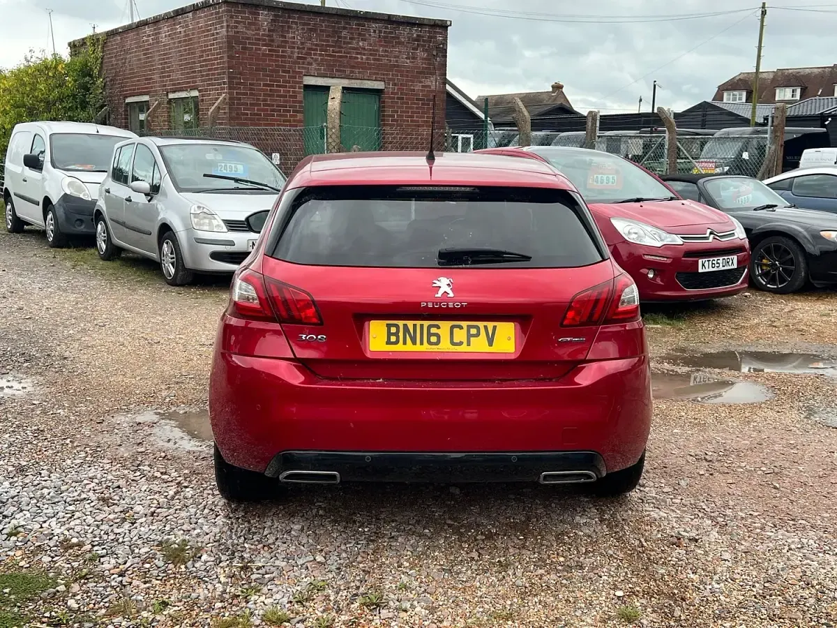 Used Peugeot 308 GT-line 2016 Red Hatchback