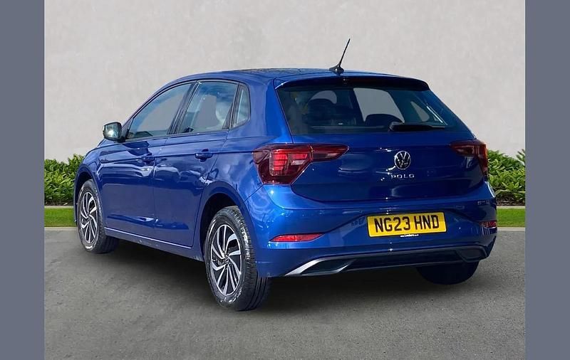 Used VW Polo Life 95 HP (69 kW) 2023 Blue Hatchback