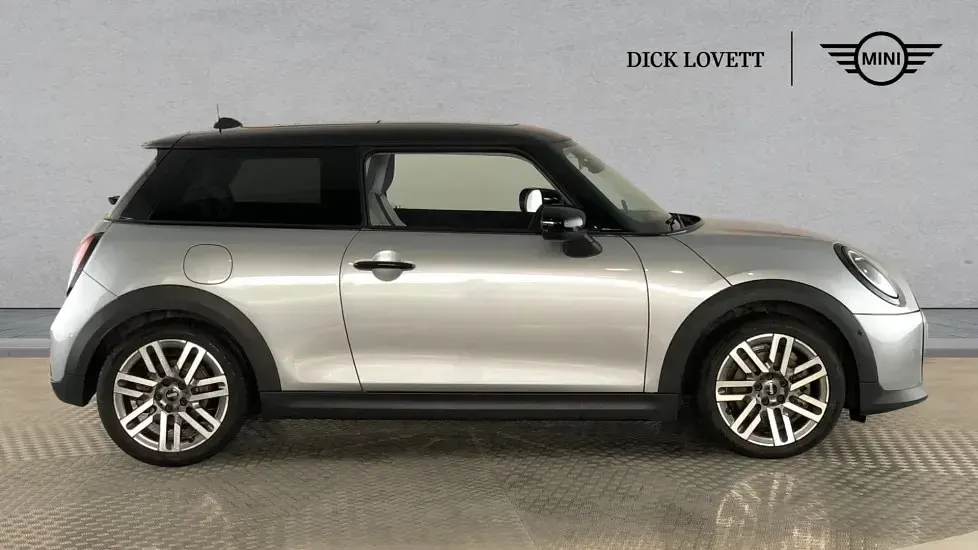 Used Mini Cooper Hatch 154 HP (113 kW) 2024 Silver Hatchback