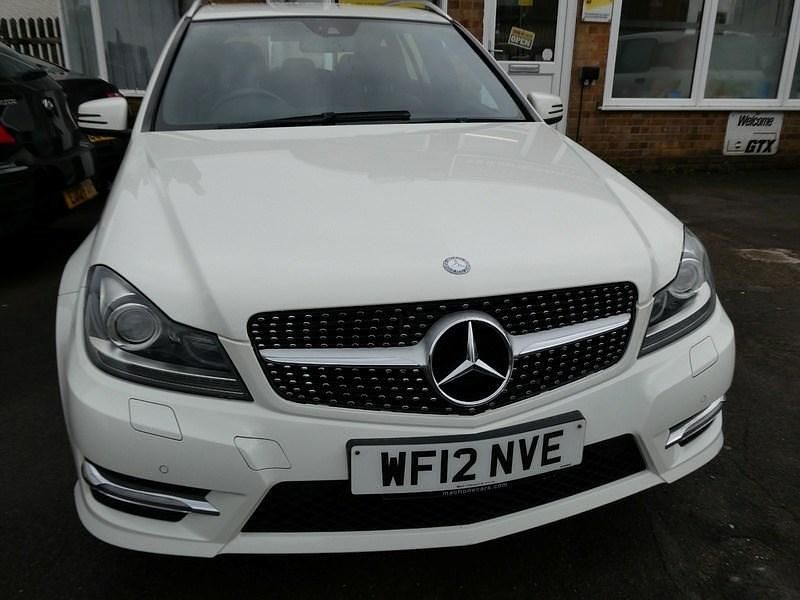 Used Mercedes C250 2012 White Estate