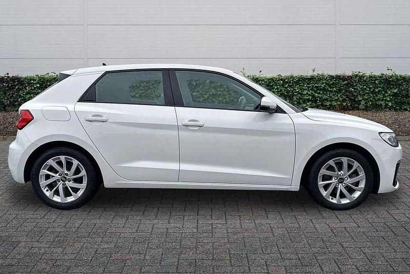 Used Audi A1 Sport 108 HP (79 kW) 2022 White SUV