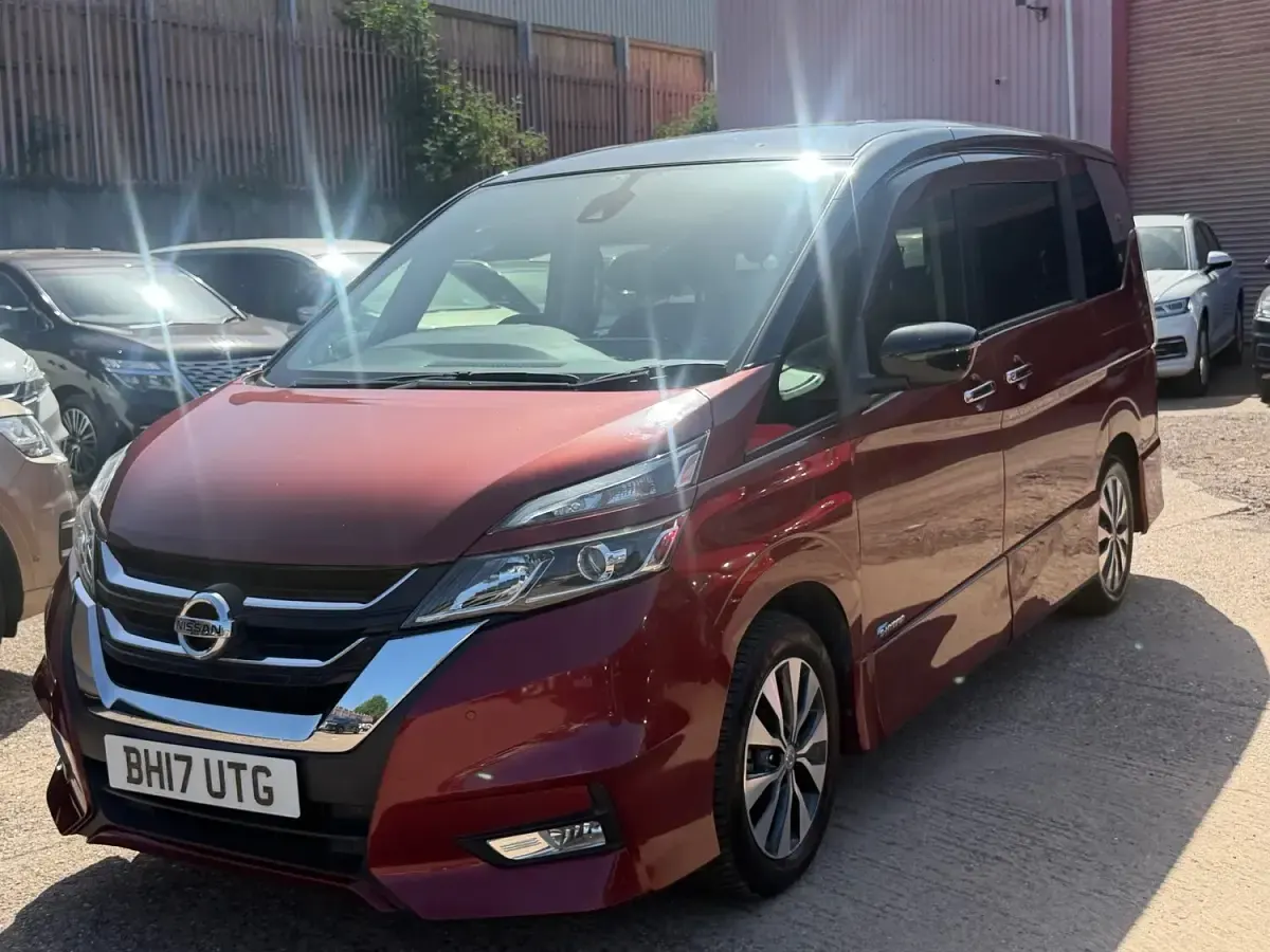 Used Nissan Serena 2017 Red MPV