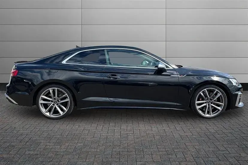 Usado Audi A5 Design 341 HP (250 kW) 2022 Preto Coupé