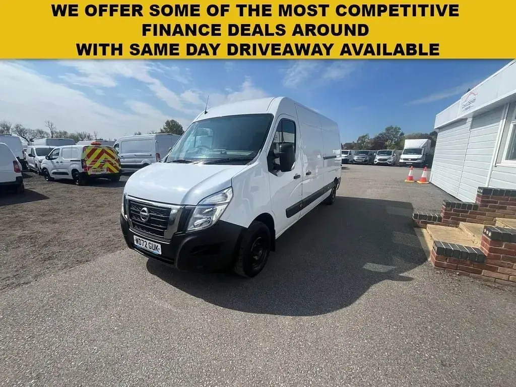 Usado Nissan Interstar Acenta 135 CV (99 kW) 2023 Blanco Van