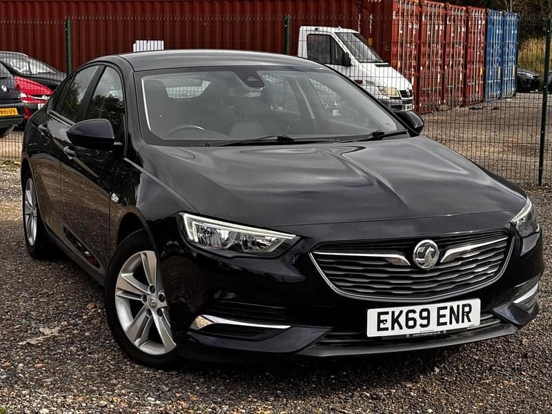 Blue Used 2019 Vauxhall Insignia Design Edition Hatchback | £7,495 (Good price) - Image 1/4