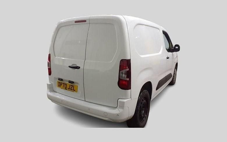 Used Vauxhall Combo Sportive 100 HP (73 kW) 2020 White MPV