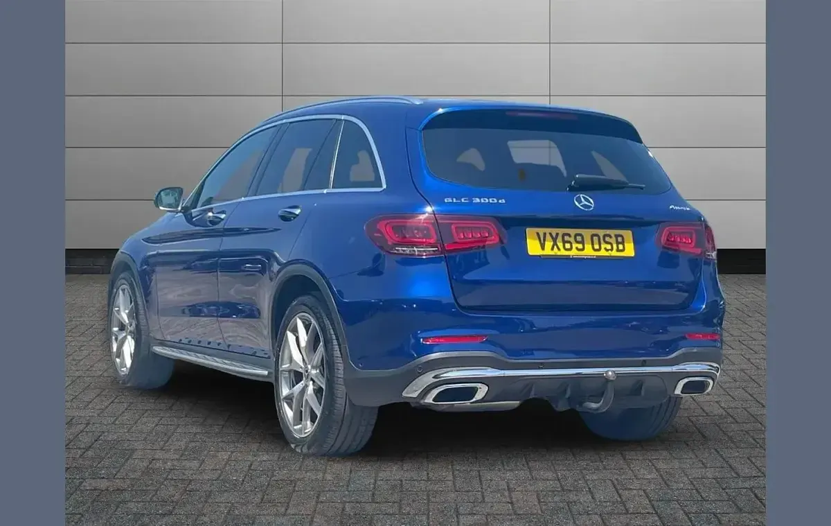 Used Mercedes GLC300 AMG Line Premium 241 HP (177 kW) 2019 Blue SUV