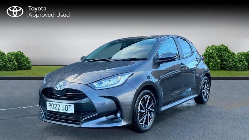 Used Toyota Yaris Hybrid Design 116 HP (85 kW) 2022 Decuma grey