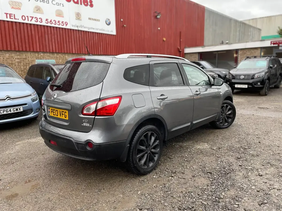Used Nissan Qashqai +2 Tekna 110 HP (80 kW) 2013 Grey SUV