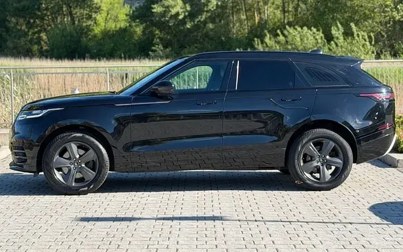 Used Land Rover Range Rover Velar R-Dynamic 204 HP (150 kW) 2022 Black SUV