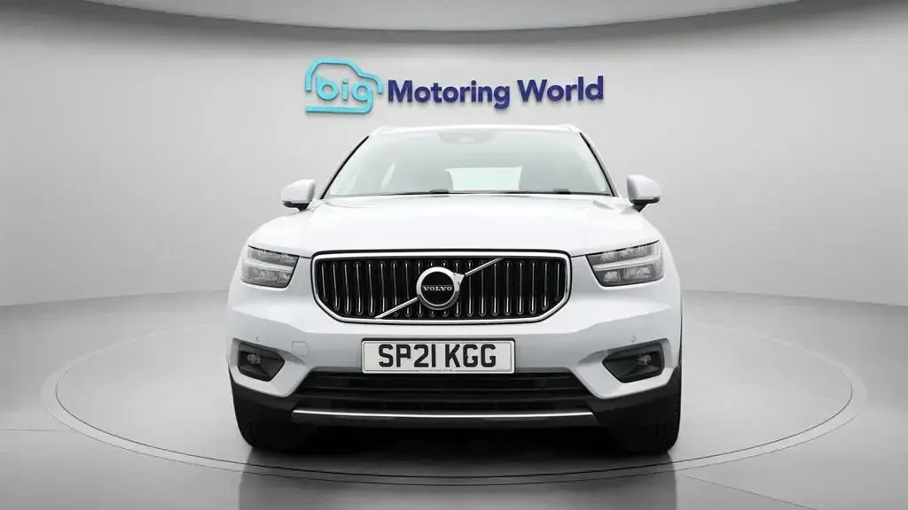 Used Volvo XC40 Inscription 197 HP (144 kW) 2021 Silver SUV