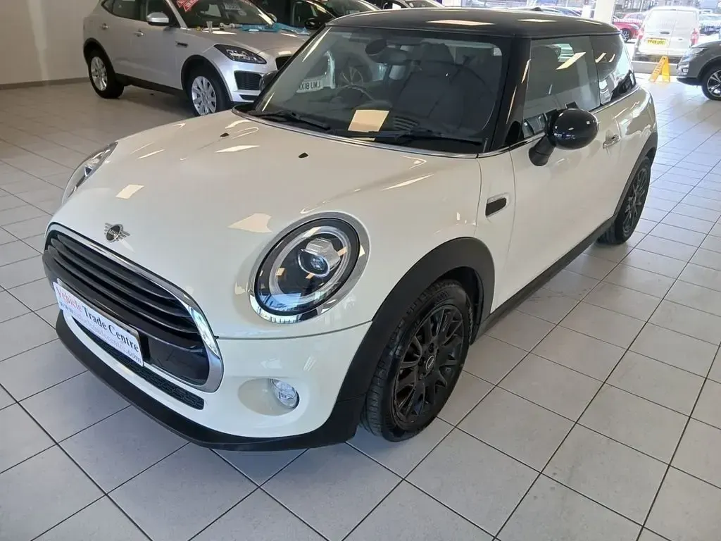 Usado Mini Cooper Hatch 136 CV (100 kW) 2018 Blanco Utilitario