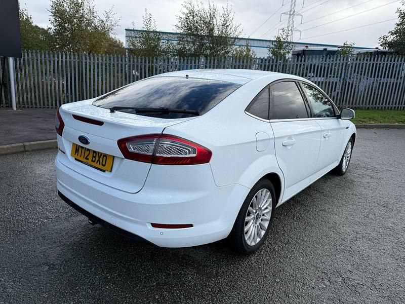 Used Ford Mondeo Business Edition 140 HP (102 kW) 2012 White Hatchback