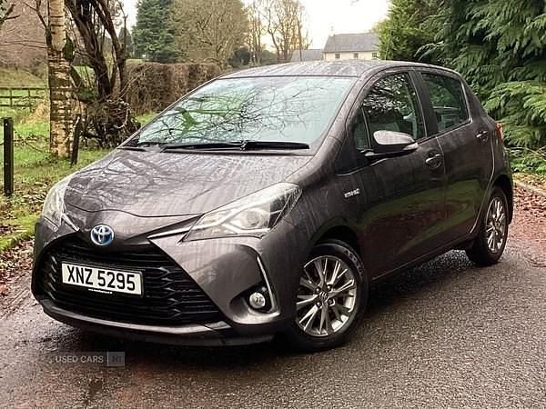 Grey Used 2018 Toyota Yaris Hybrid Hatchback | £10,995 (Good price) - Image 1/4