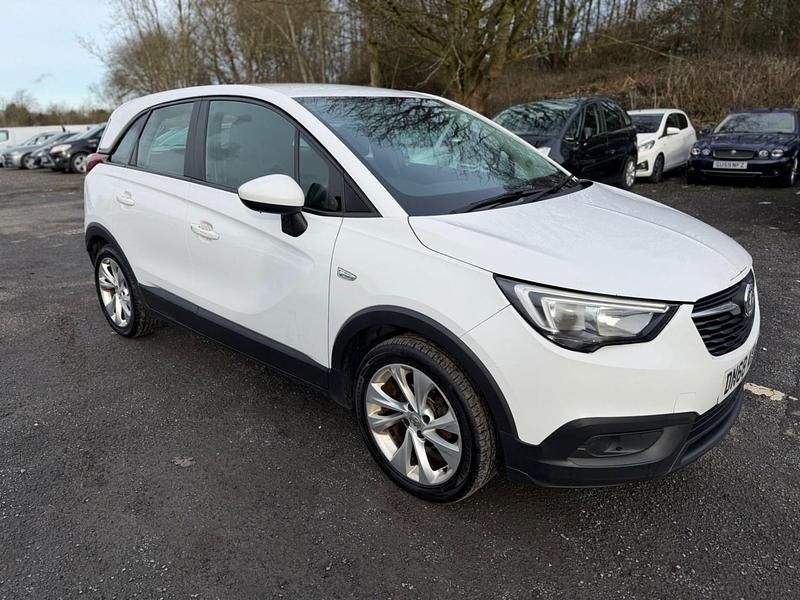 Used Vauxhall Crossland X 81 HP (59 kW) 2018 White SUV