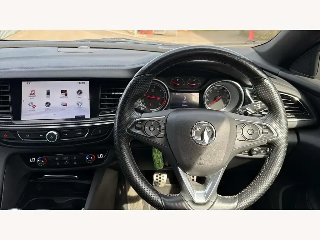 Używany Vauxhall Insignia SRi 136 KM (100 kW) 2017 Szary Hatchback
