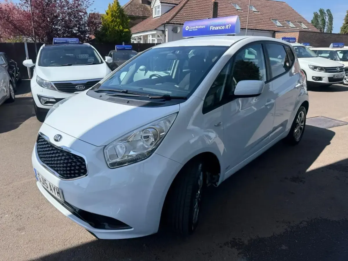 Second-hand Kia Venga 90 CP (66 kW) 2015 Alb Hatchback