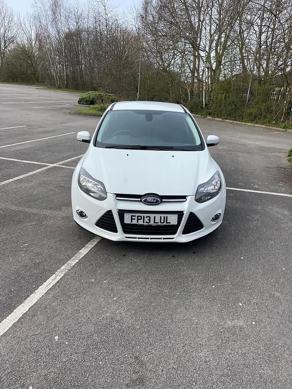 Used Ford Focus Titanium 115 HP (84 kW) 2013 White Hatchback