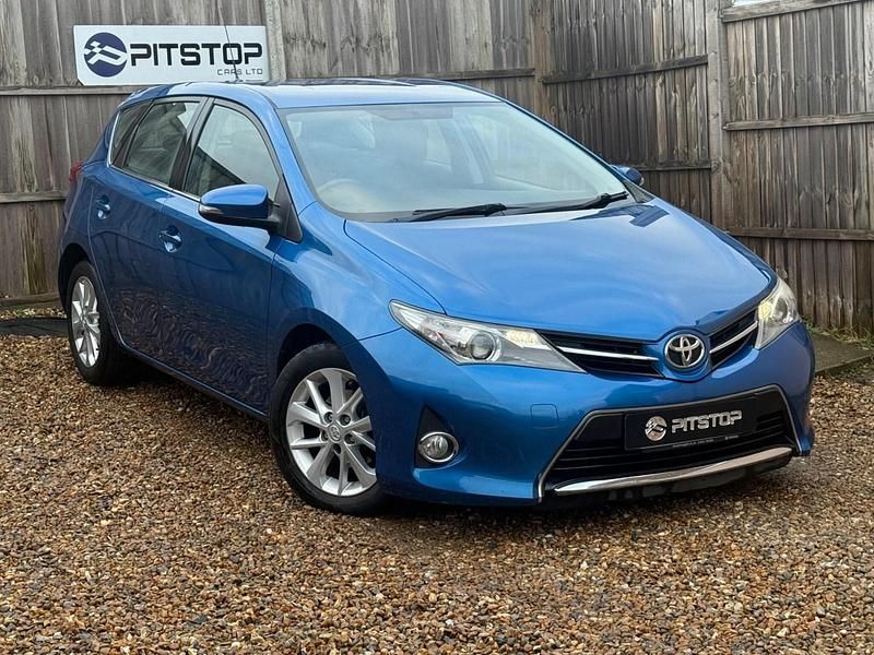 Blue Used 2013 Toyota Auris Multidrive S Hatchback | £6,195 (Fair price) - Image 1/4