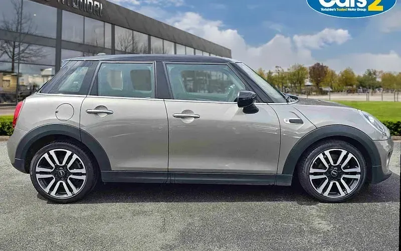 Used Mini Cooper Exclusive 136 HP (100 kW) 2019 Silver Hatchback