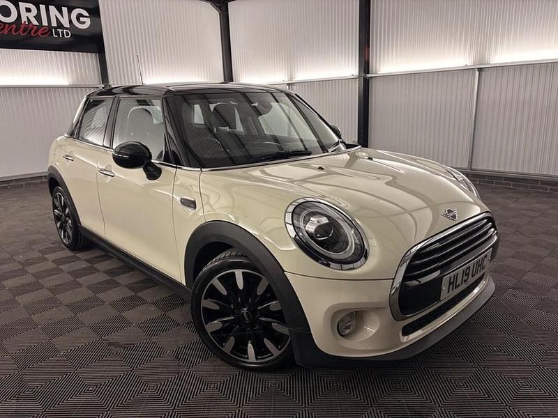 Begagnad Mini Cooper Classic 2019 Vit Halvkombi