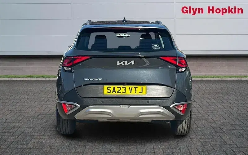 Usado Kia Sportage 150 HP (110 kW) 2023 Cinzento SUV