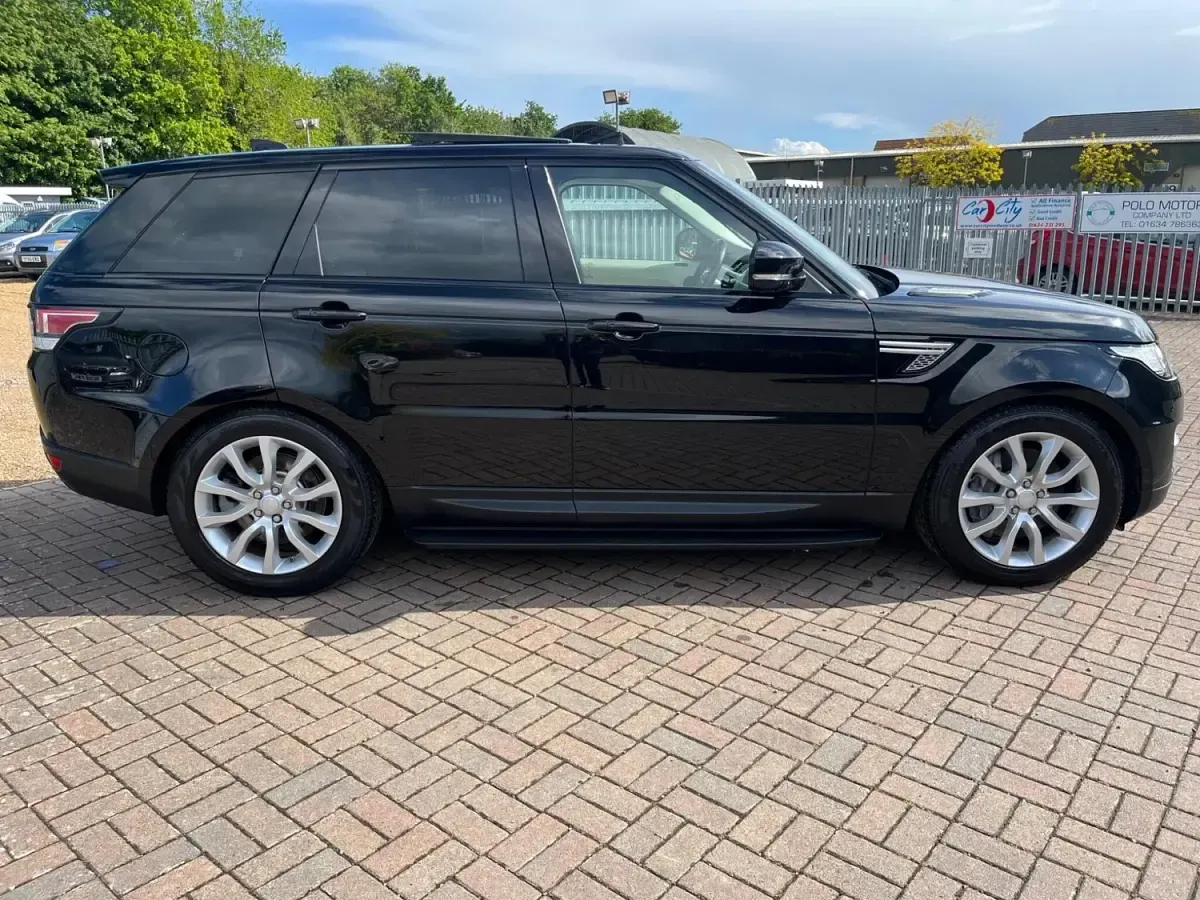 Second-hand Land Rover Range Rover Sport HSE 306 CP (225 kW) 2017 Negru SUV