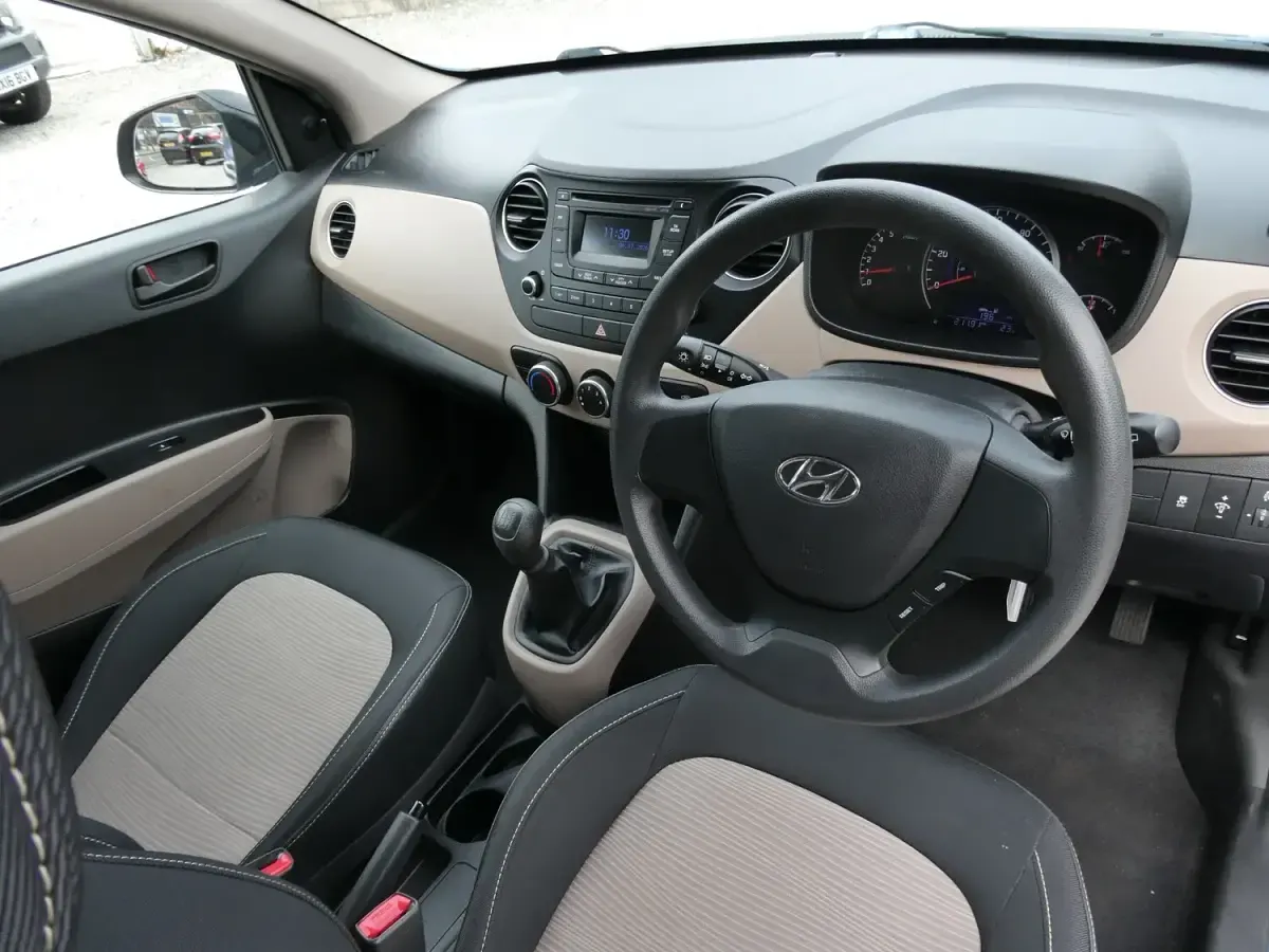 Used Hyundai i10 2015 Blue Hatchback