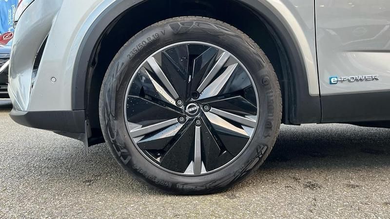 Used Nissan Qashqai Tekna 190 HP (139 kW) 2025 Silver SUV