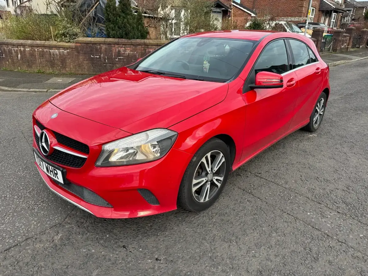 Used Mercedes A160 SE 2017 Red Hatchback