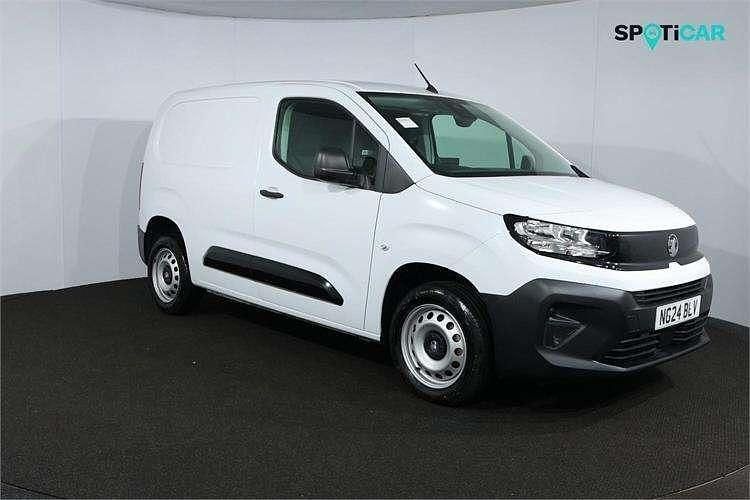 White Used 2024 Vauxhall Combo MPV | £17,204 (Expensive) - Image 1/4