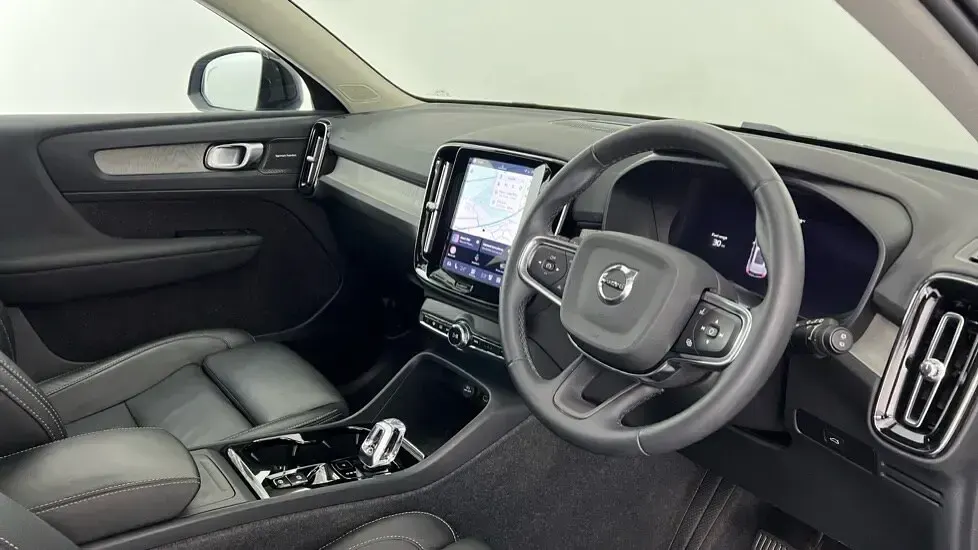 Used Volvo XC40 Ultimate 2023 Blue SUV