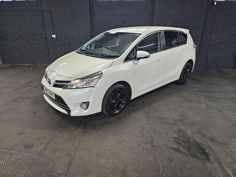 White Used 2013 Toyota Verso MPV | £4,950 (A bit pricey) - Image 1/3