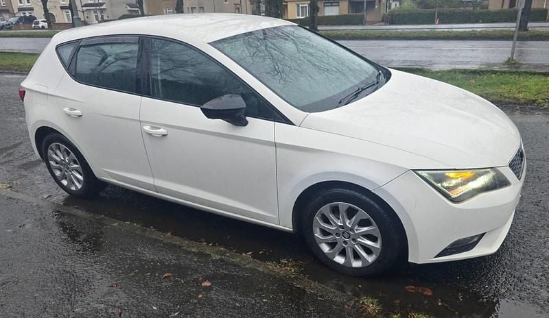 Used Seat Leon SE 110 HP (80 kW) 2013 White Hatchback