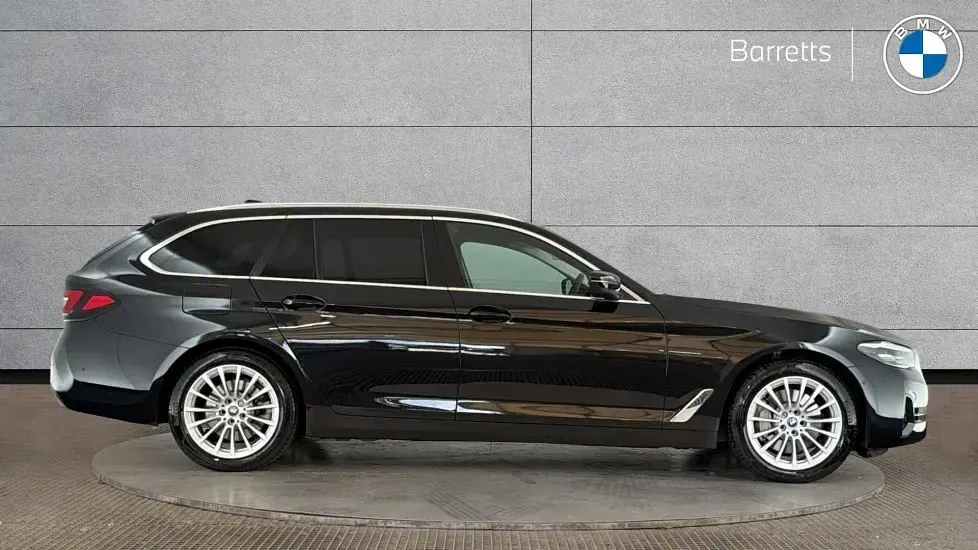 Used BMW 530e Comfort Edition 288 HP (211 kW) 2023 Black Estate