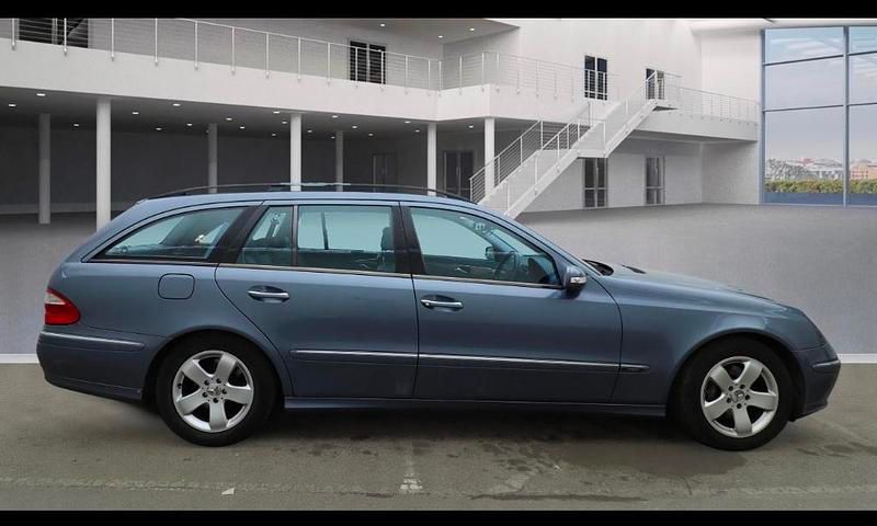 Used Mercedes E320 Avantgarde 2005 Blue Estate