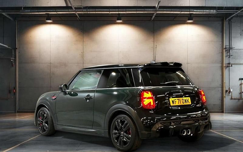 Used Mini John Cooper Works Hatch 231 HP (169 kW) 2021 Green Hatchback