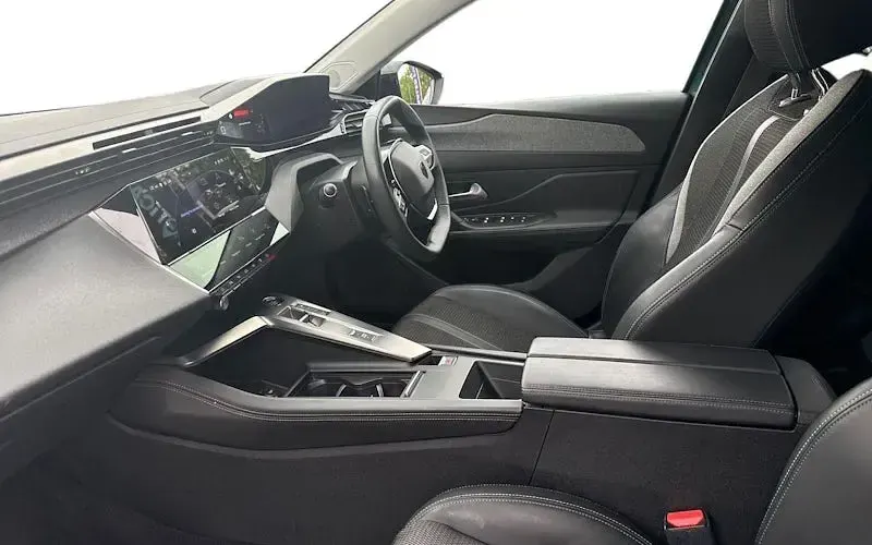 Used Peugeot 308 SW Allure Premium 131 HP (96 kW) 2022 Blue Estate