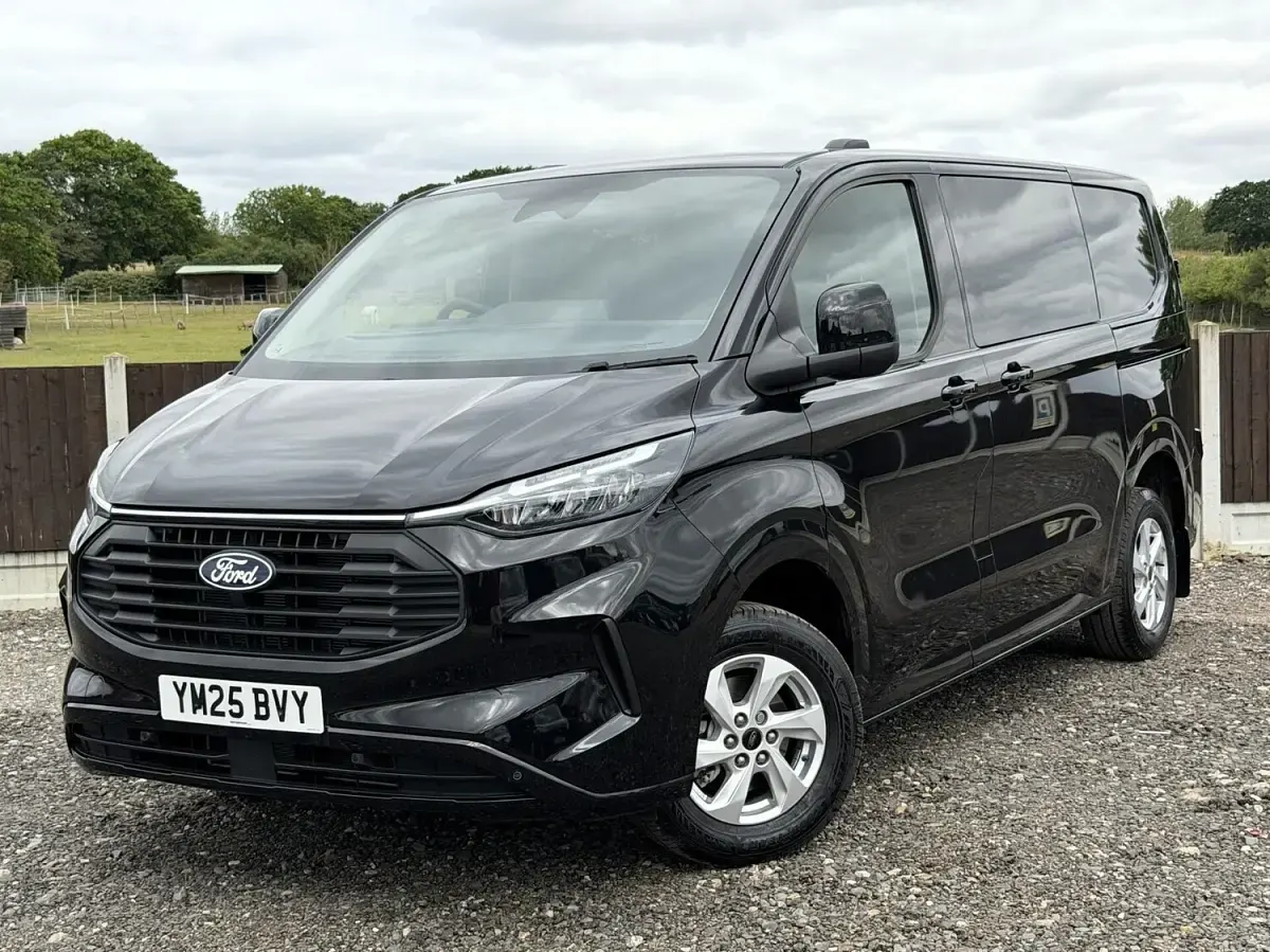 Used Ford Transit Custom Limited 136 HP (100 kW) 2025 Van