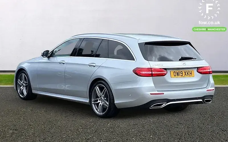 Używany Mercedes E220 AMG line 194 KM (142 kW) 2019 Srebrny Kombi