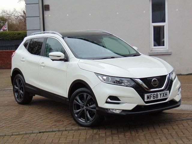 White Used 2018 Nissan Qashqai N-Connecta SUV | £11,290 (Fair price) - Image 1/4