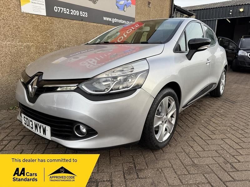 Silver Used 2013 Renault Clio IV Dynamique Hatchback | £4,395 (Fair price) - Image 1/4