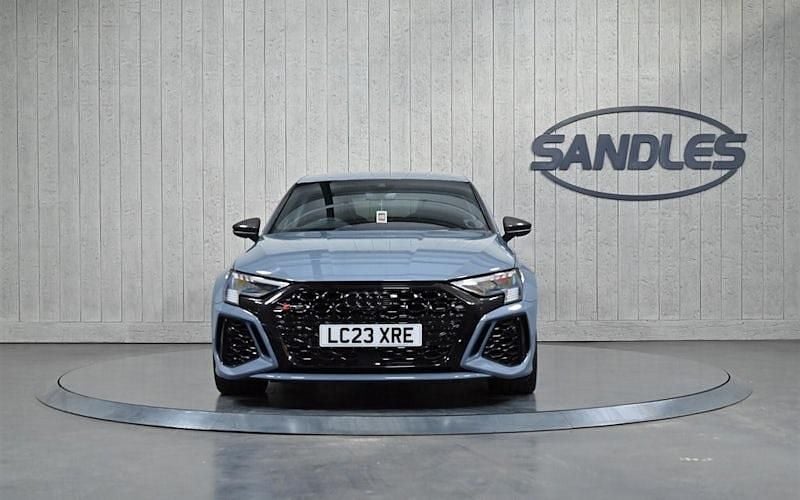 Usado Audi RS3 Comfort 400 CV (294 kW) 2022 Gris Berlina